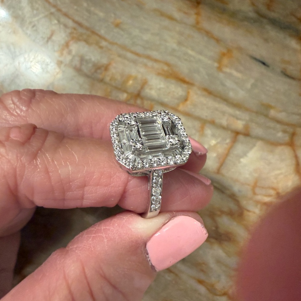 Effy Radiant Value Dazzling Silver Ring with Clear Gemstone - Picture 2 of 7